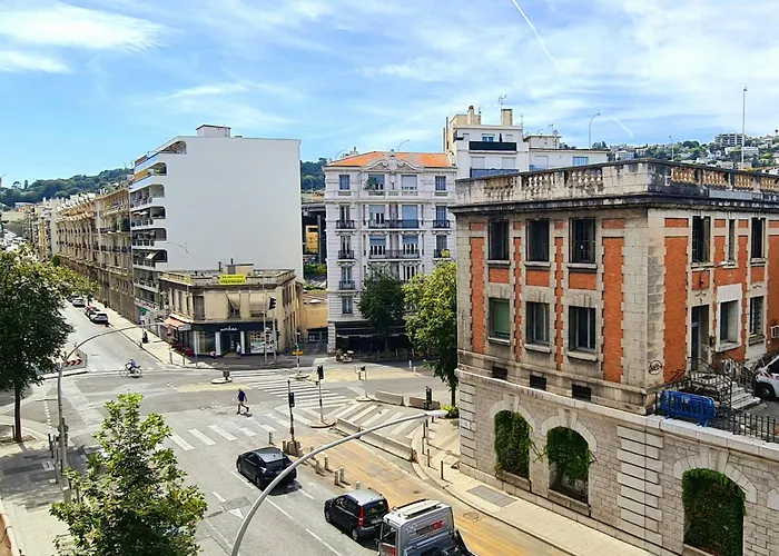 Evelia Hotels